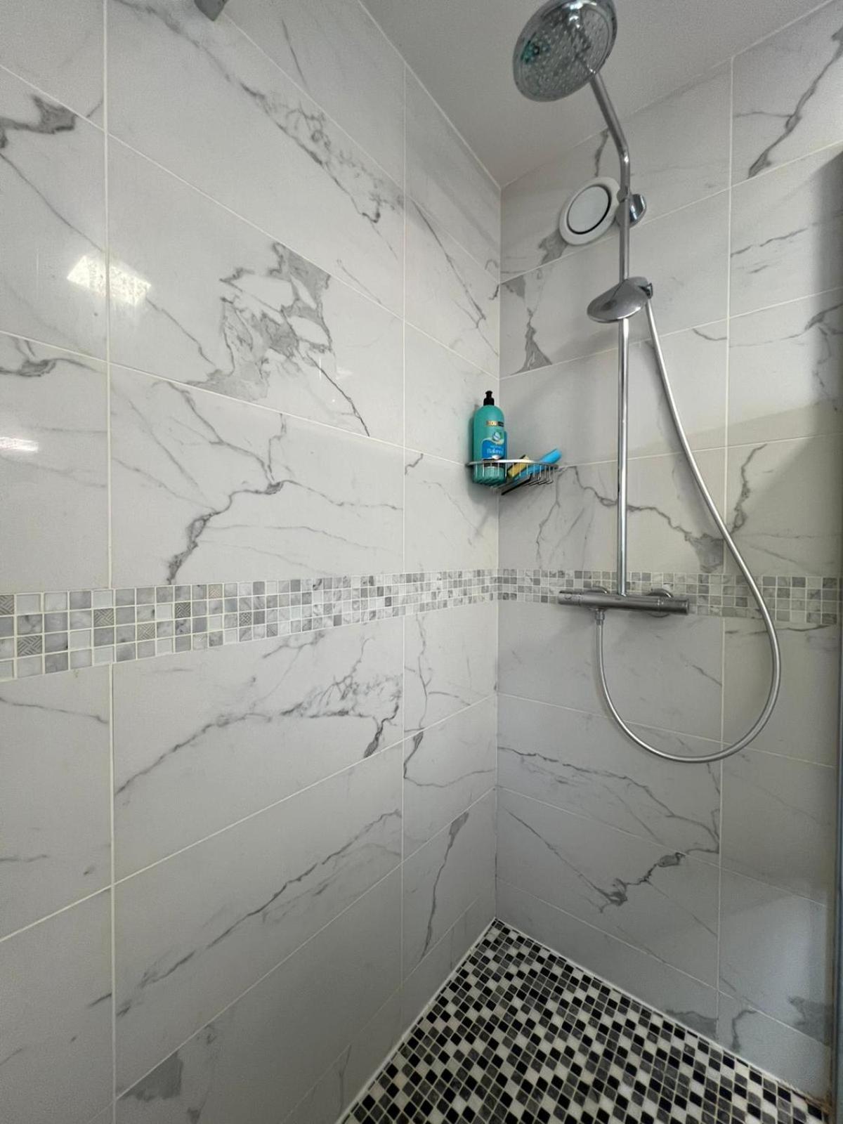 Location 3 Chambres Spacieuses Dans Appartment 2 Mn Rer Bussy Saint Georges Екстериор снимка
