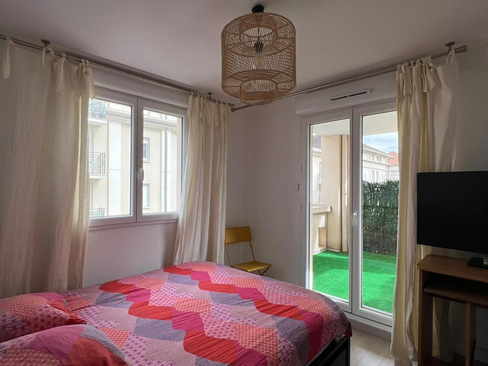 Location 3 Chambres Spacieuses Dans Appartment 2 Mn Rer Bussy Saint Georges Екстериор снимка
